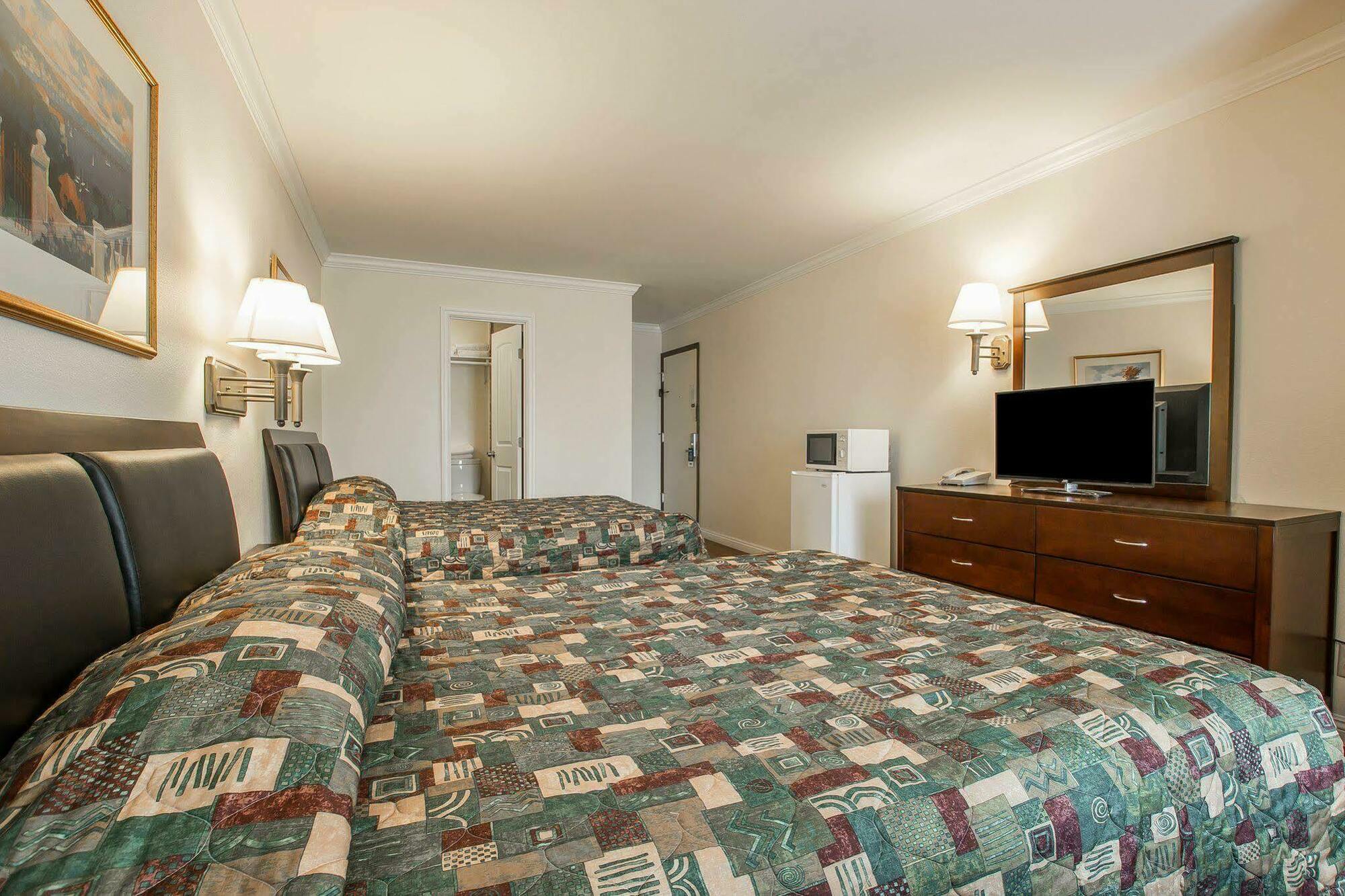 Rodeway Inn Riverside Kültér fotó